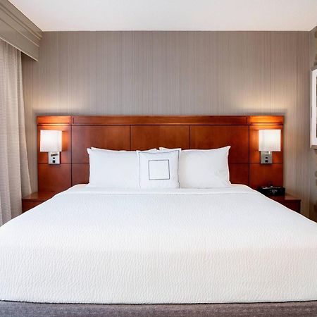 Courtyard By Marriott Edmonton West Hotel Eksteriør billede