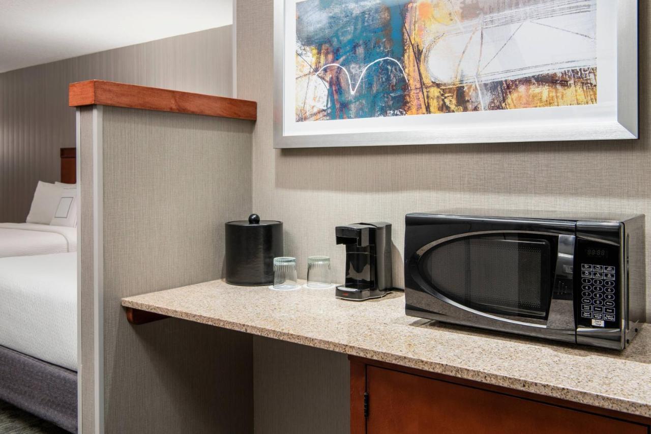 Courtyard By Marriott Edmonton West Hotel Eksteriør billede