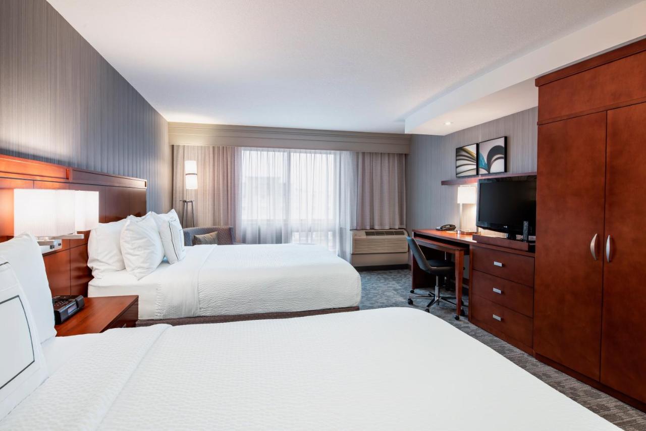 Courtyard By Marriott Edmonton West Hotel Eksteriør billede